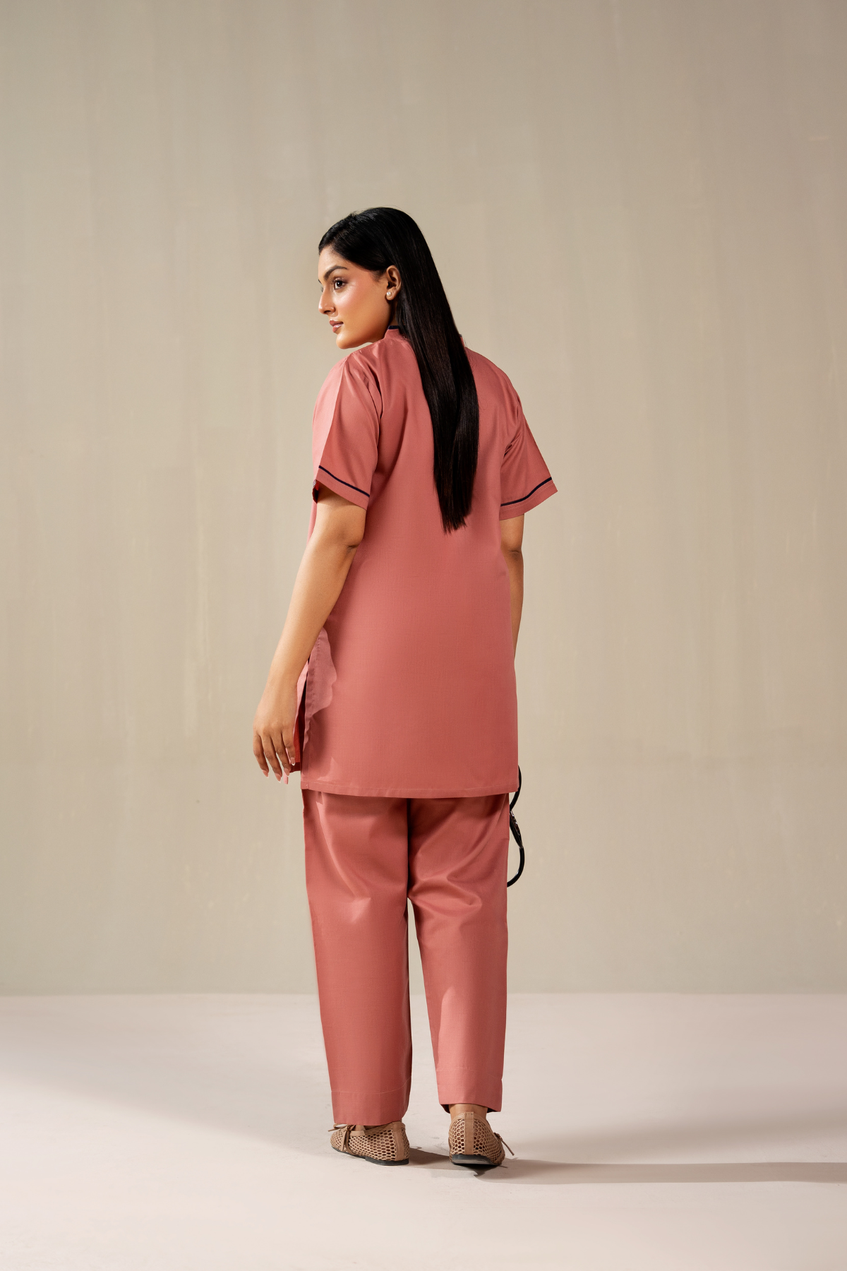 Premium three pockets scrub