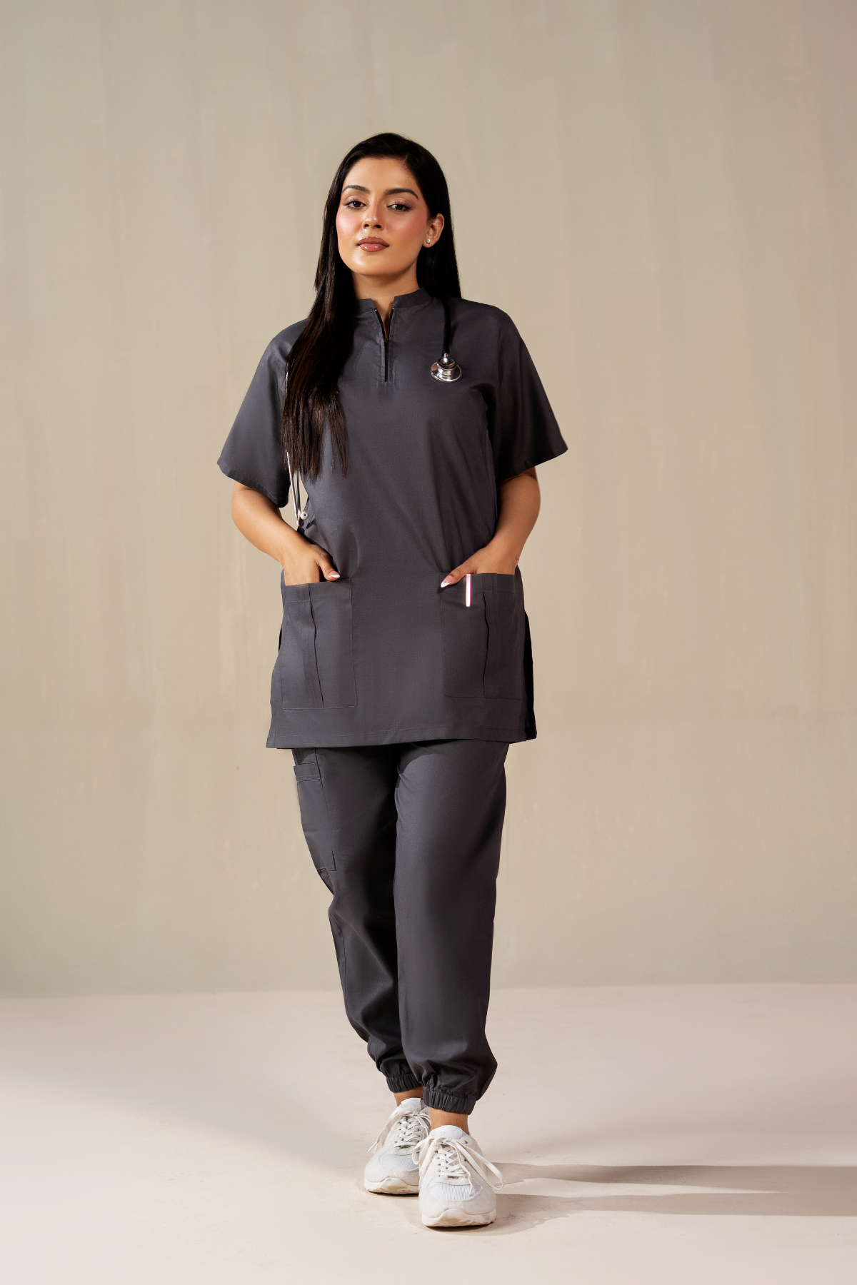 Classic two pockets scrub