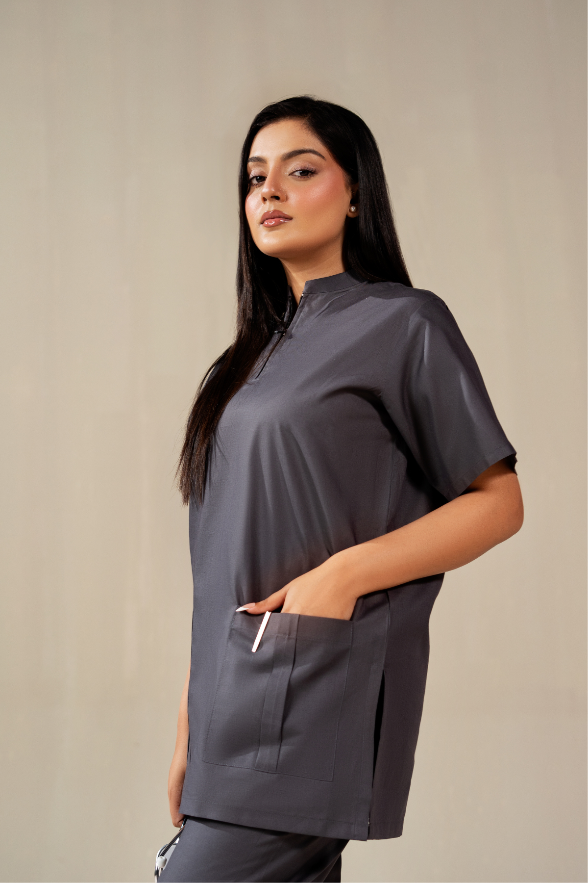 Classic two pockets scrub