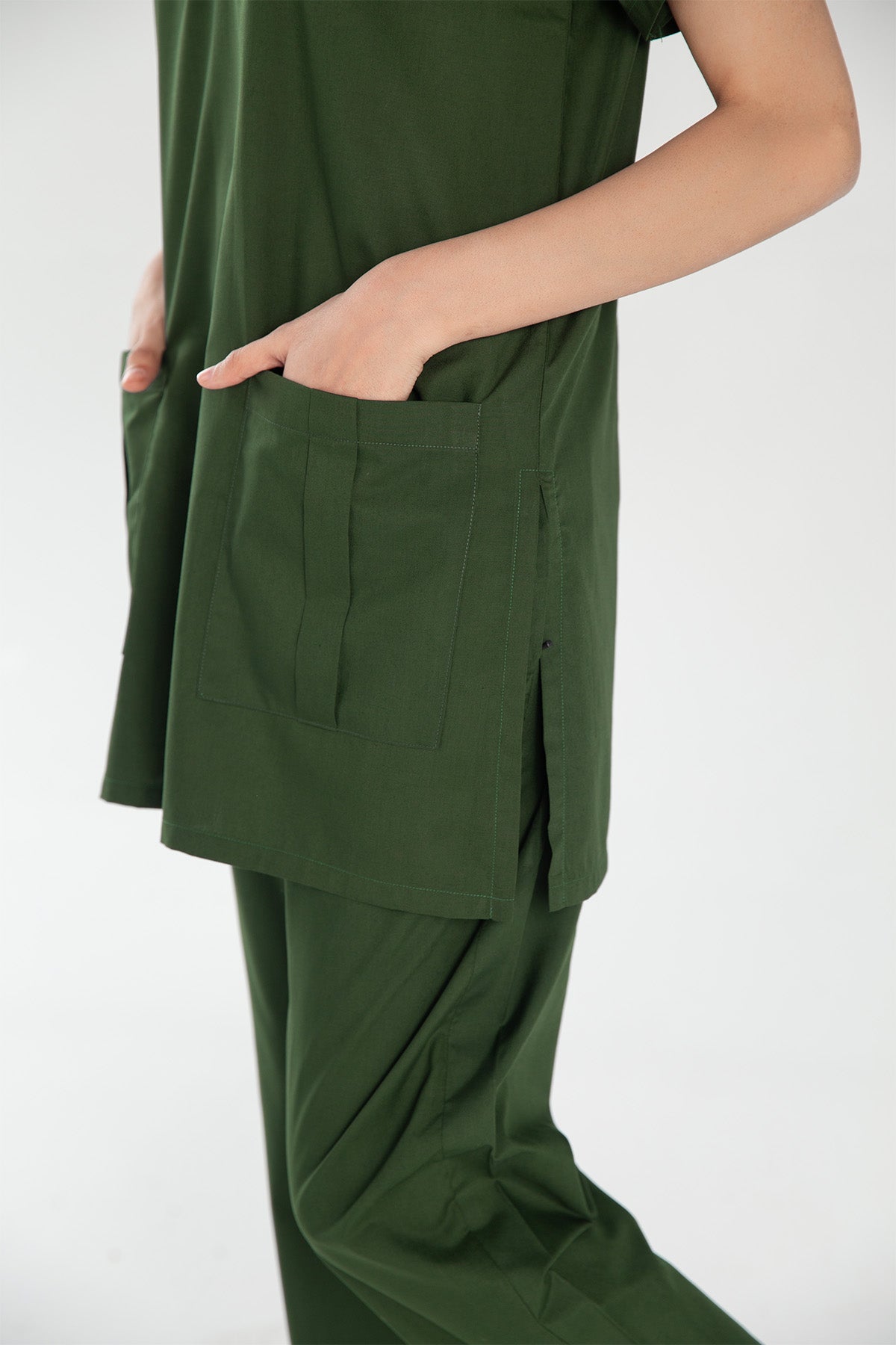 Classic Three Pocket Scrub